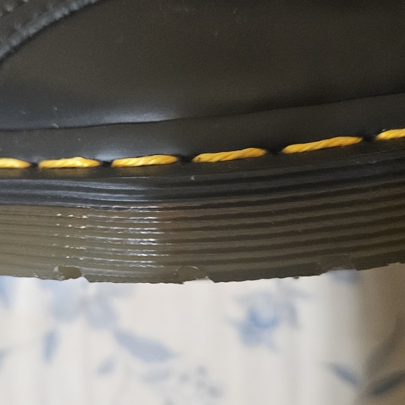 Dr Martens shoes black. M7/W8 Excellent condition. Worn in the house a few times - Picture 4 of 8